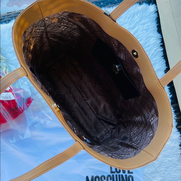 Love Moschino Heart Chained Handbag - Picture 4 of 11